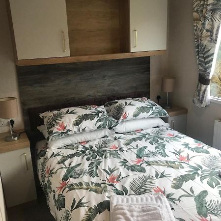 Flamingo Land Private Caravan - No 8 Cedarwood Hotel Kirby Misperton Ngoại thất bức ảnh