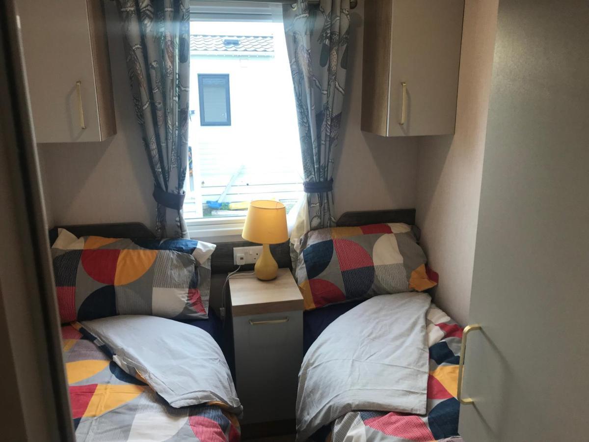 Flamingo Land Private Caravan - No 8 Cedarwood Hotel Kirby Misperton Ngoại thất bức ảnh