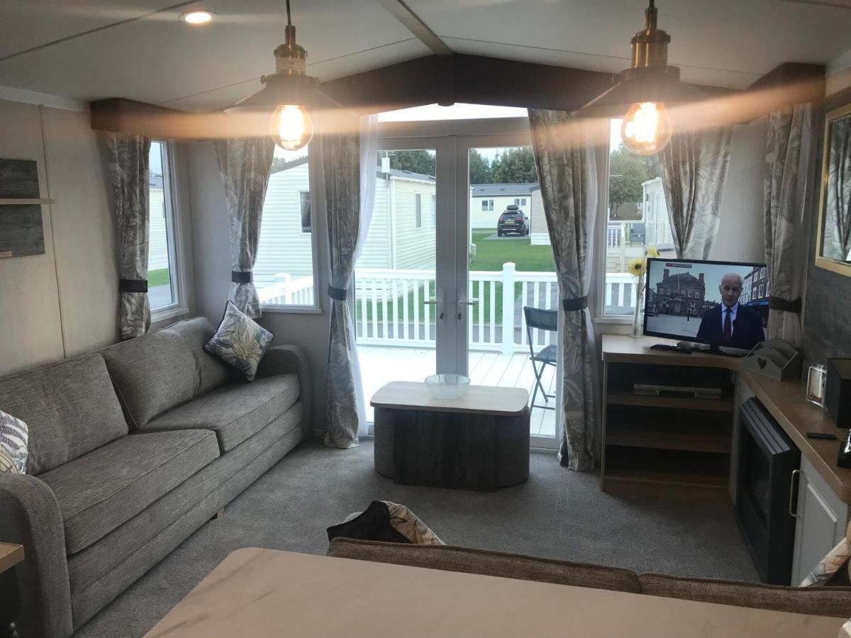 Flamingo Land Private Caravan - No 8 Cedarwood Hotel Kirby Misperton Ngoại thất bức ảnh